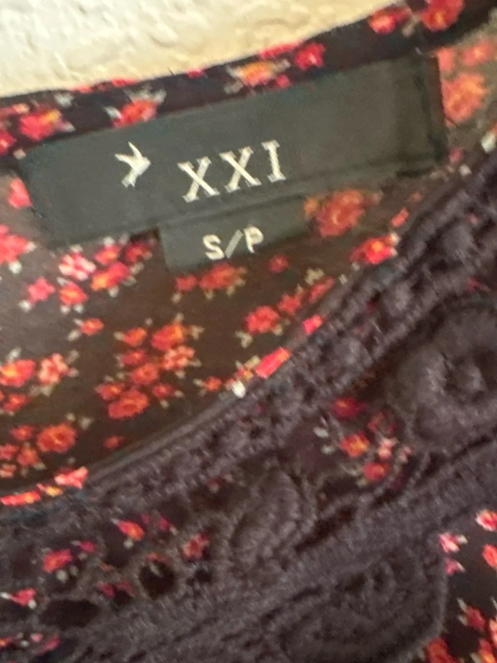 Y2K Forever21 Red and Black Floral Ruffled Whimsigoth Top❤️ - Picture 5 of 5